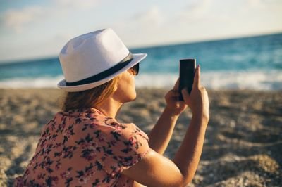 doctissimo's tweet photo. ➡ #BlogDoc En vacances, ne baissez pas votre garde numérique ! https://t.co/Y54AI0SZWE https://t.co/d79cRSaYfN