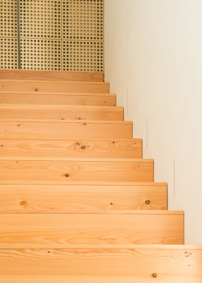 HiramTimber's tweet photo. A staircase built out of solid Douglas fir stairs. How do you like the mix between timber and concrete? #architecture inspiration https://t.co/7urvbiE0tW