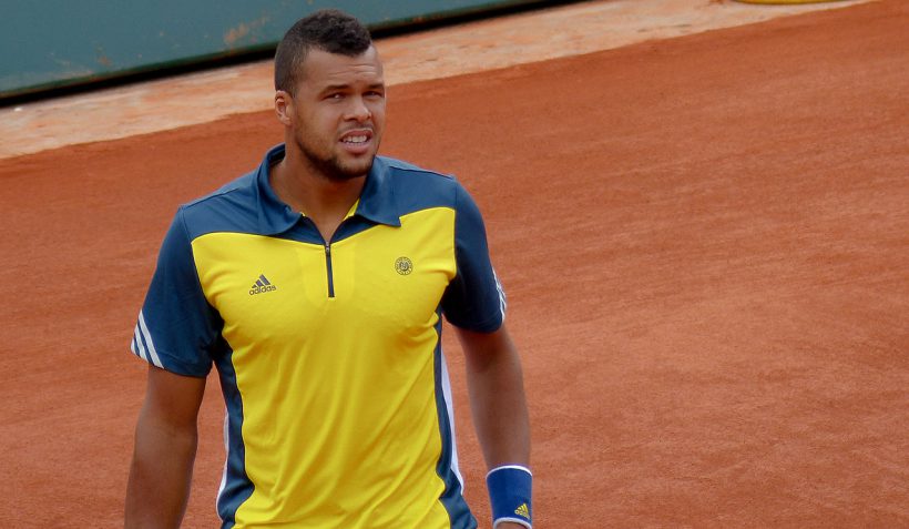 GorafiSports's tweet photo. Wimbledon / Jo-Wilfried Tsonga : « J’ignorais qu’on n’avait droit qu’à un seul rebond » https://t.co/LLF84iJci2 https://t.co/iGMFG7FgyK