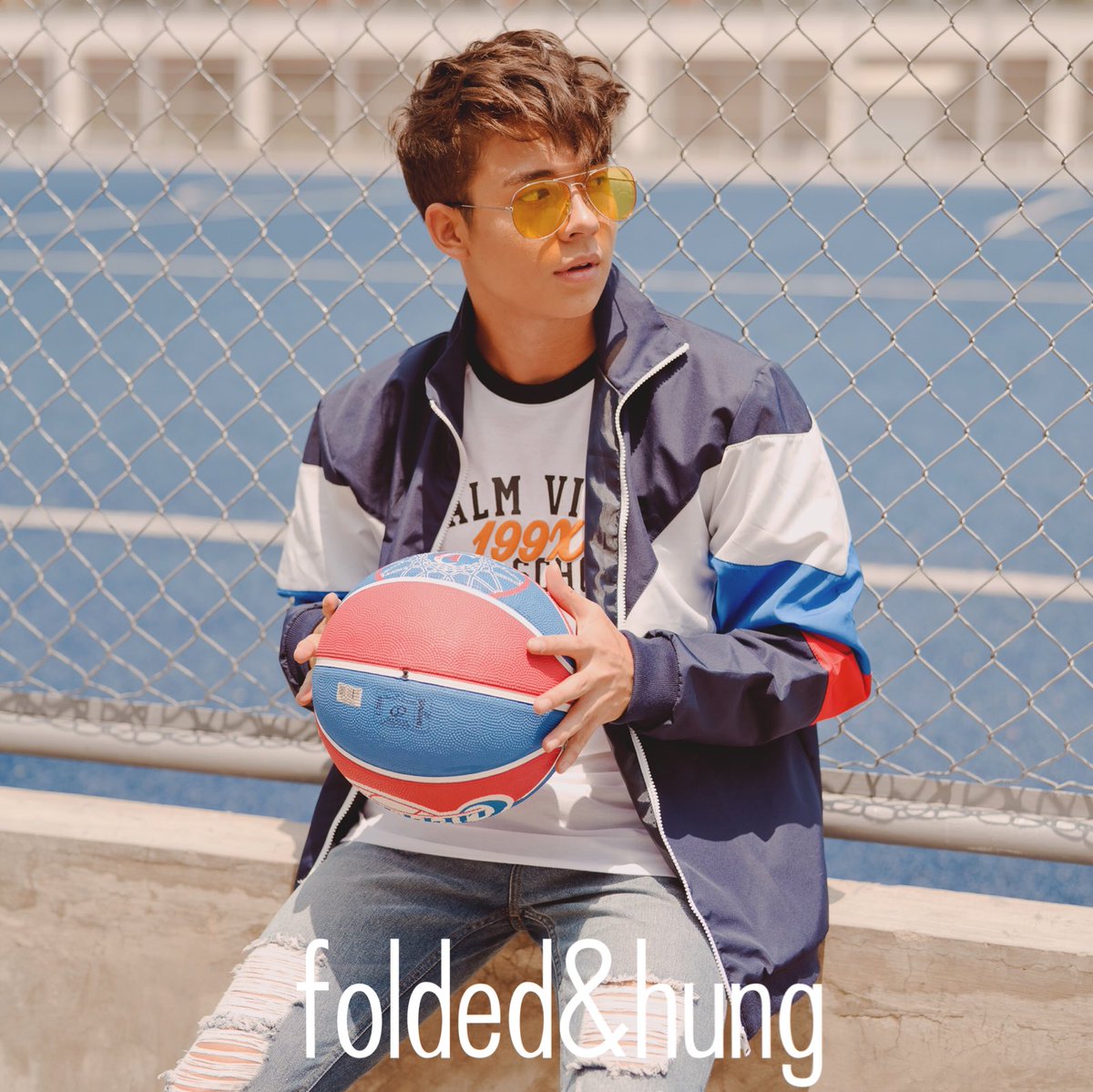 foldedandhungph's tweet photo. Stay cool and trendy like @Hashtag_Jameson .
Steal this look in #FHStores
#FHClassOf2017
#iwearfoldedandhung https://t.co/ioMtAngMK4