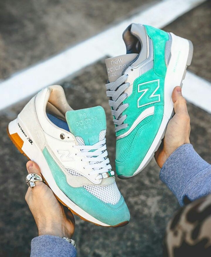 Sneakers Game on Twitter: "Solebox x New Balance 1500 "Toothpaste" (2007) Vs Balance 997 x Concepts (2016) https://t.co/RBGmH2M2TQ" / Twitter