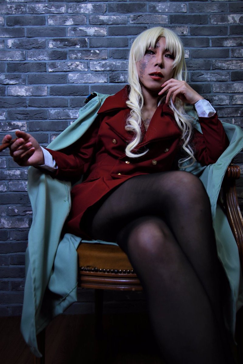 あでこ コスプレ Black Lagoon バラライカ めろさん主催のblack Lagoon併せ しいなさんがふっとい 葉巻の出番くれたー 細いのと使い分けしてみたよー Photo しいなさん Shiina 816