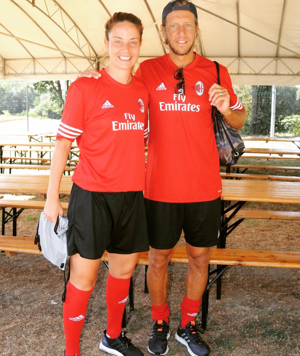 RaffaManieri's tweet photo. Secondo giorno del Milan Junior Camp - Fast Eventi all'#Arzilla!
Oggi in campo con noi anche Massimo Ambrosini! https://t.co/xagOP6xWOb