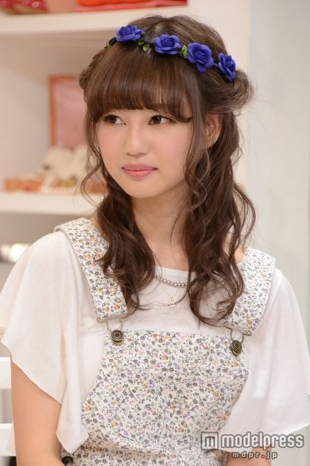 中村里砂の目がでかくて怖い 整形してる 母親にそっくりでかわいい カパりんブログ