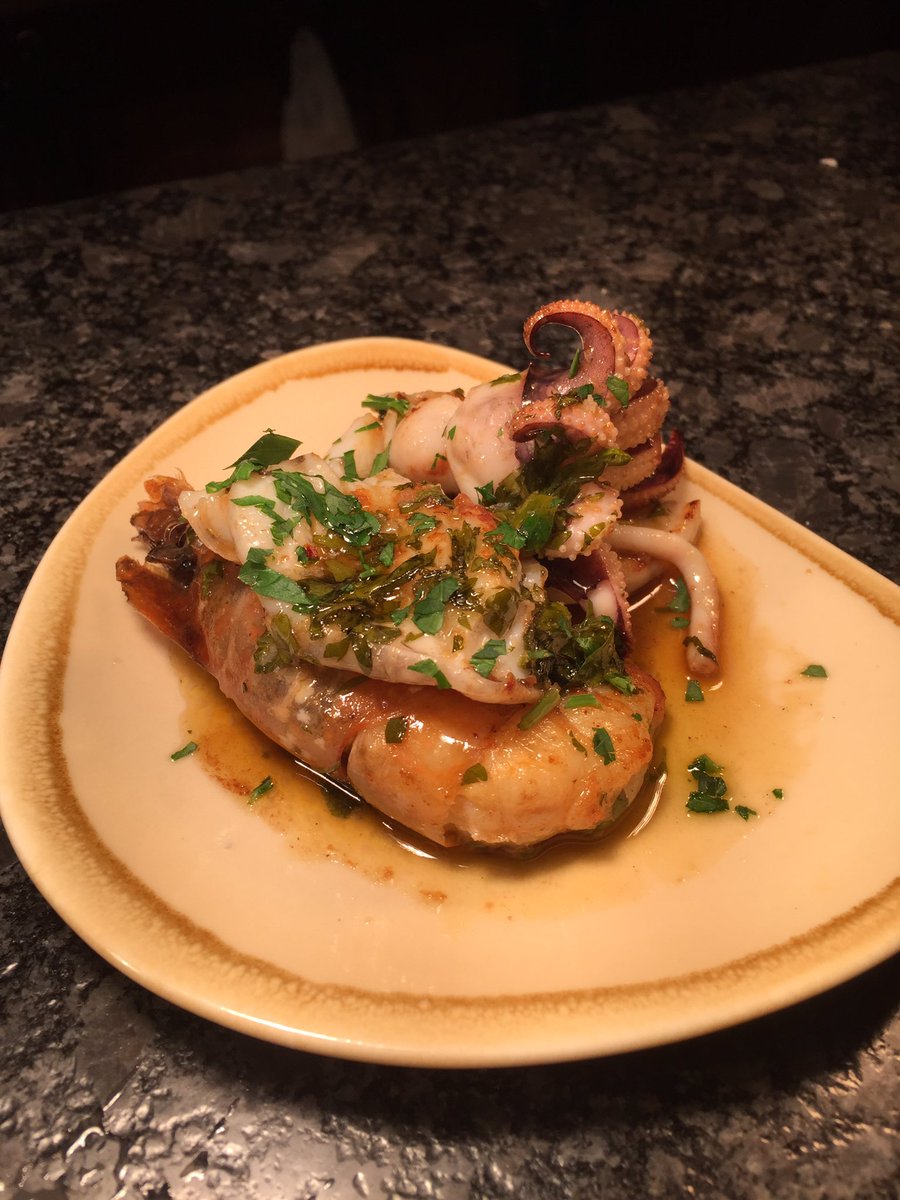 mesatapasbar's tweet photo. Spanking fresh cuttlefish and giant wild prawns, going down on our specials! https://t.co/rXH1H23mVn