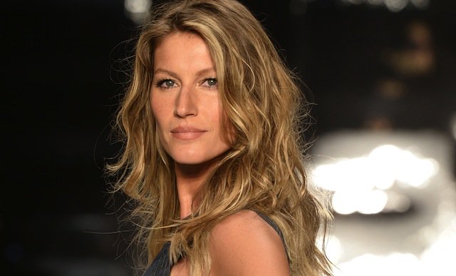 Happy Birthday Gisele Bundchen!
A true master of the glowing complexion. 