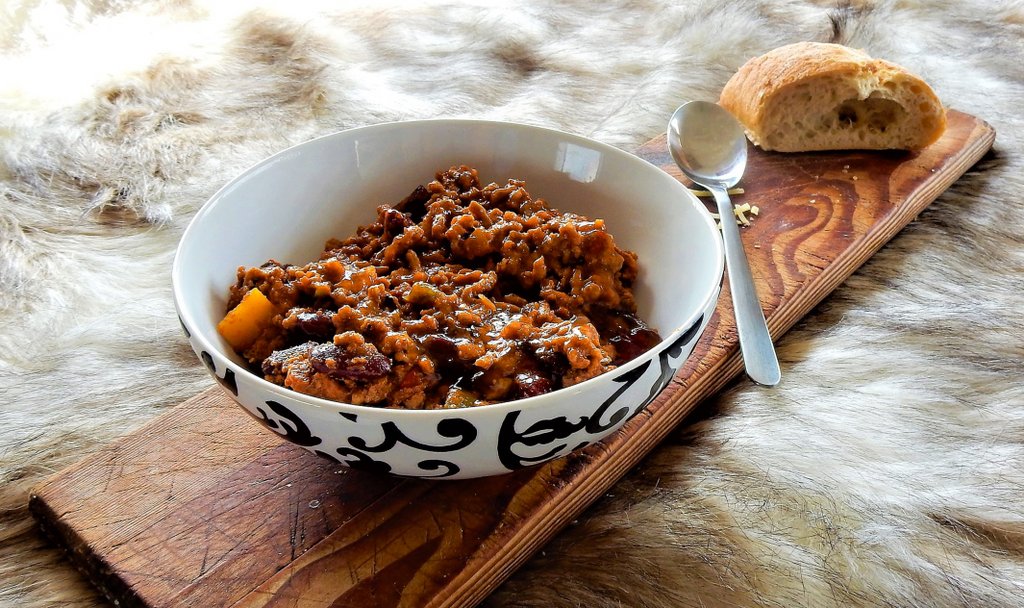 joinnez's tweet photo. Made for you by Ecuadorian chefs, try Tostado's home made chilli con carne for only £5, 11.30-2 @TostadoBar 🇪🇨🏃 https://t.co/lN884dbiLR