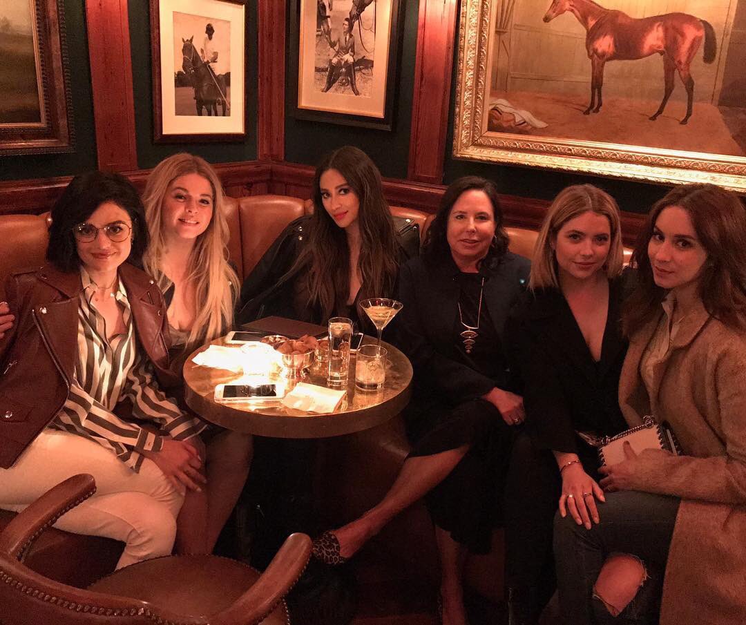 prettyliarsclue's tweet image. #HappyPLLDay #PLLForever  @lucyhale @SashaaPieterse @shaymitch @AshBenzo @SleepintheGardn @imarleneking @PLLTVSeries #PLLFamily #PLLChat