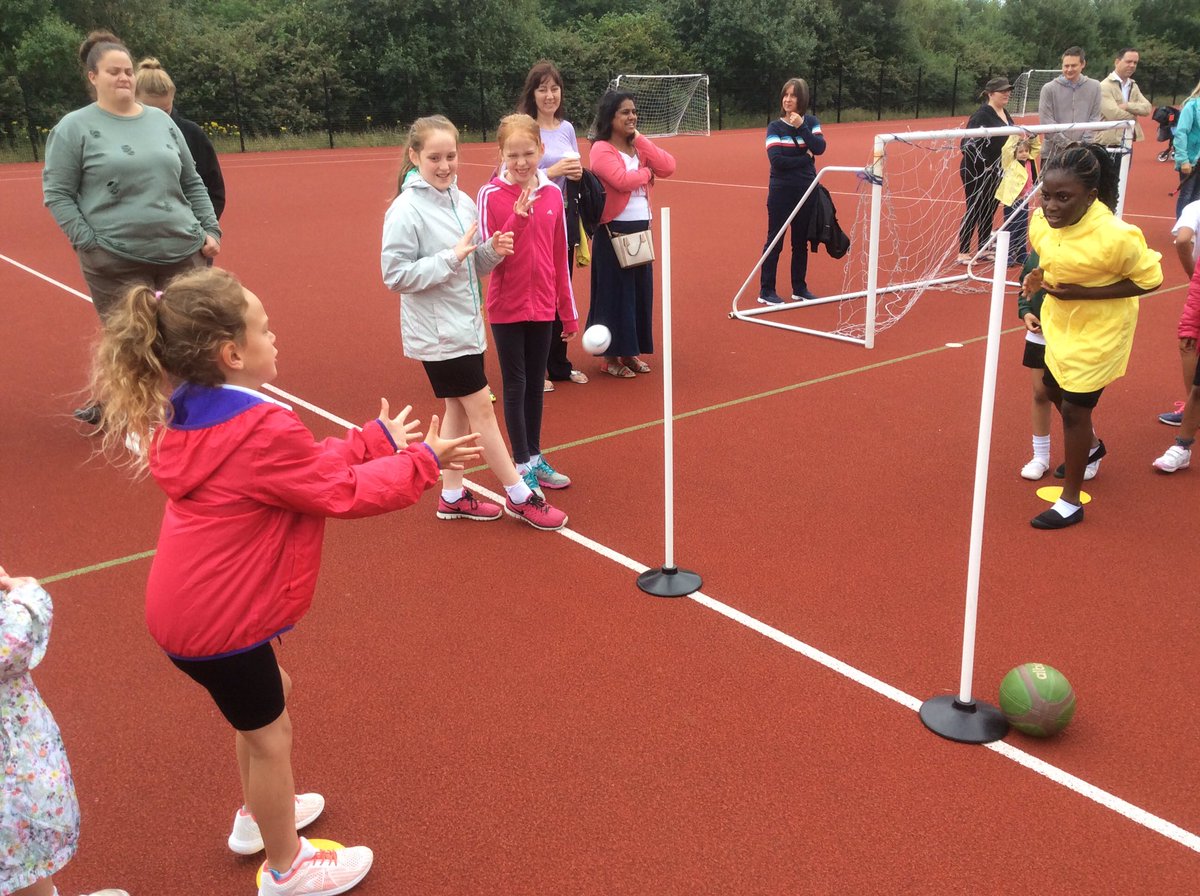 WoodpeckersMPS's tweet photo. We had lots of fun throwing and catching! #ballskills #winningpoints #wonderfulwoodpeckers https://t.co/hCyDaPTtBv