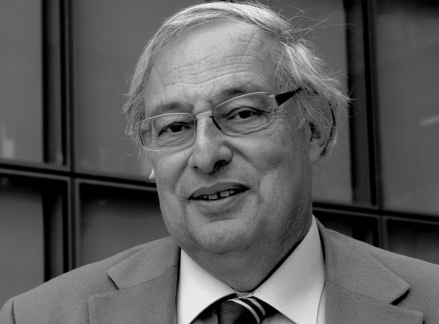 TheoryTalks's tweet image. Theory Talk #74 - Betrand Badie on the science of suffering - now online! Happy reading. goo.gl/ia6Nt9