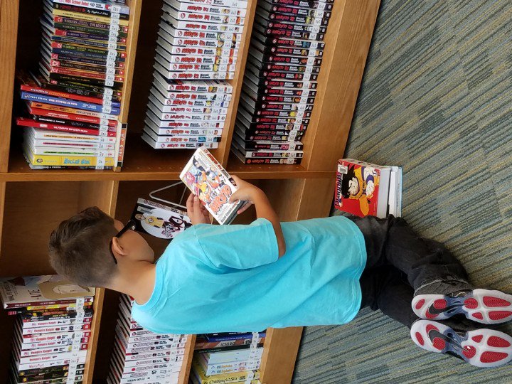 6th grade library orientation "Pinch me please!" &amp; "I'm about to have a heart attack" #graphicnovels @pinehollowreads @PrincipalPHMS #phms