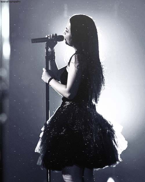 pjsvids's tweet photo. "Let it be the sun in your world of darkness.."
"Alone, and lost in paradise.."
#Evanescence #Originera #EV3era #AmyLee https://t.co/Wnz4XwuWqQ