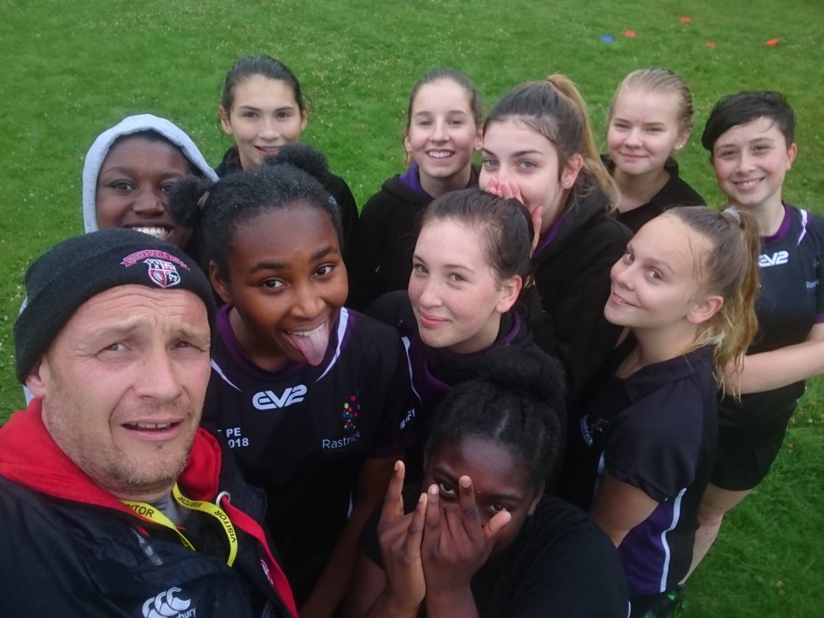 kelly700_kelly's tweet photo. @RastrickSports @WestRugbyRFU @RugbyRoses 
Last after schools rugby session with the rastrick roses 🌹 today. Gunna miss them all. https://t.co/pmySasQFkd