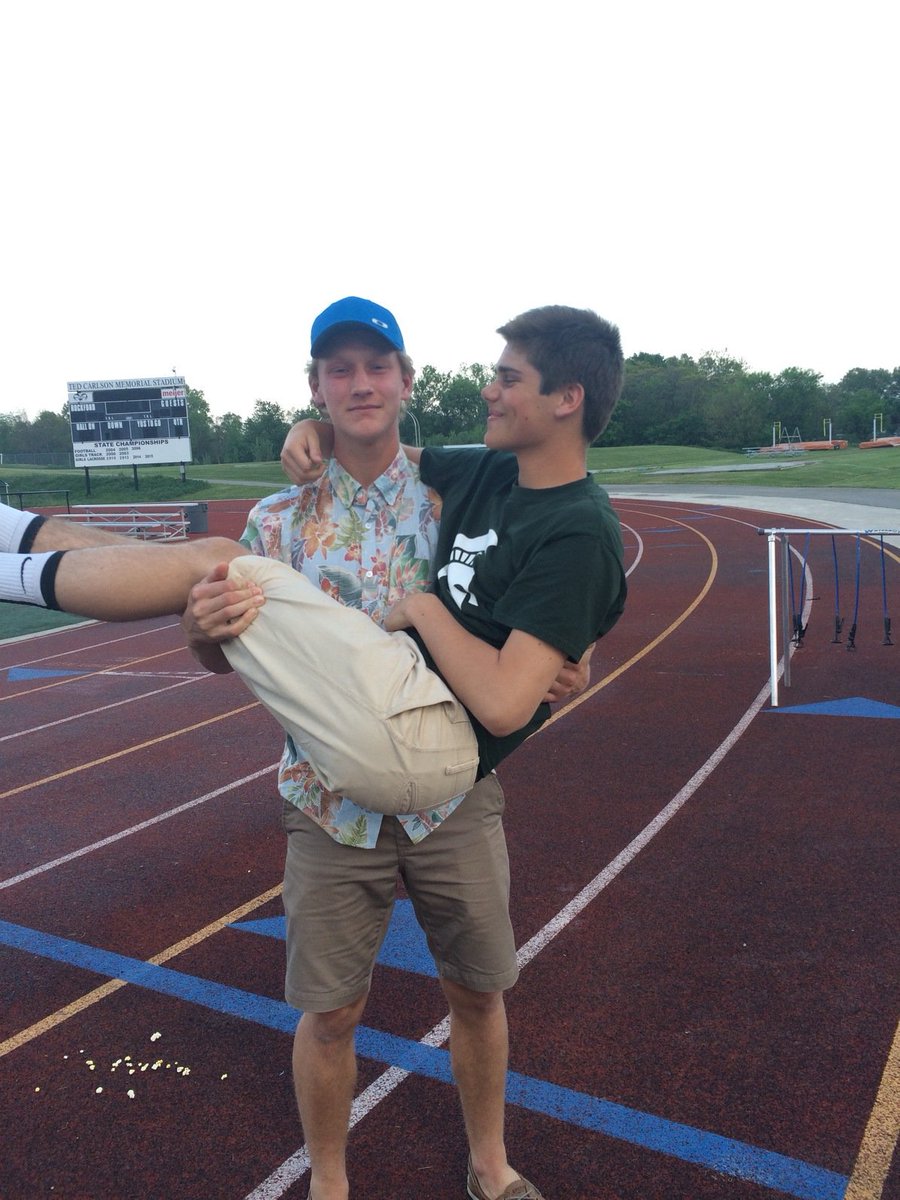 LandonKlausing's tweet photo. Big happy birthday to my main man @Jake_Engelkes ❤❤ much love https://t.co/vIesDRzjFq