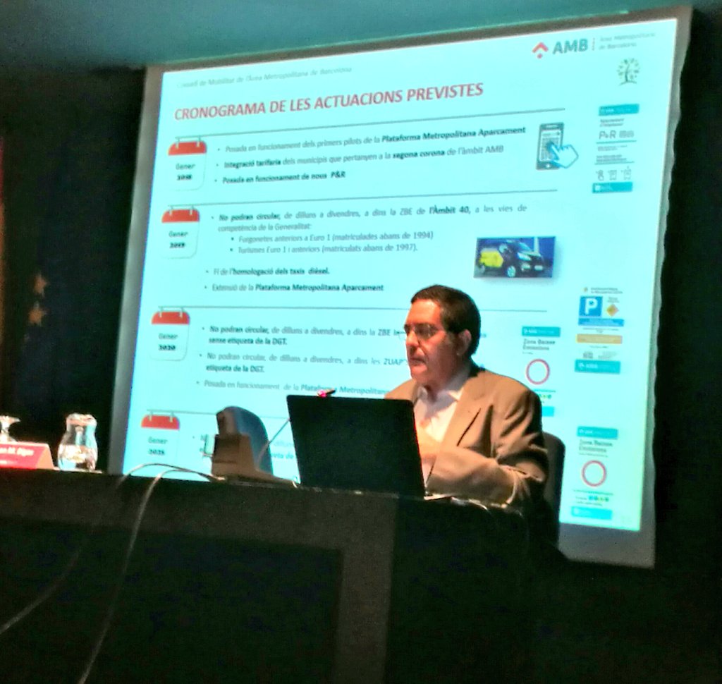 olivellarj's tweet photo. .@CCBaixLlobregat presents al Consell de #Mobilitat de l'ÀMB #CMAMB calendaris zona de baixes emisions, aparcament Park&amp;Ride i #Biciempresa https://t.co/ghClwTN9b9