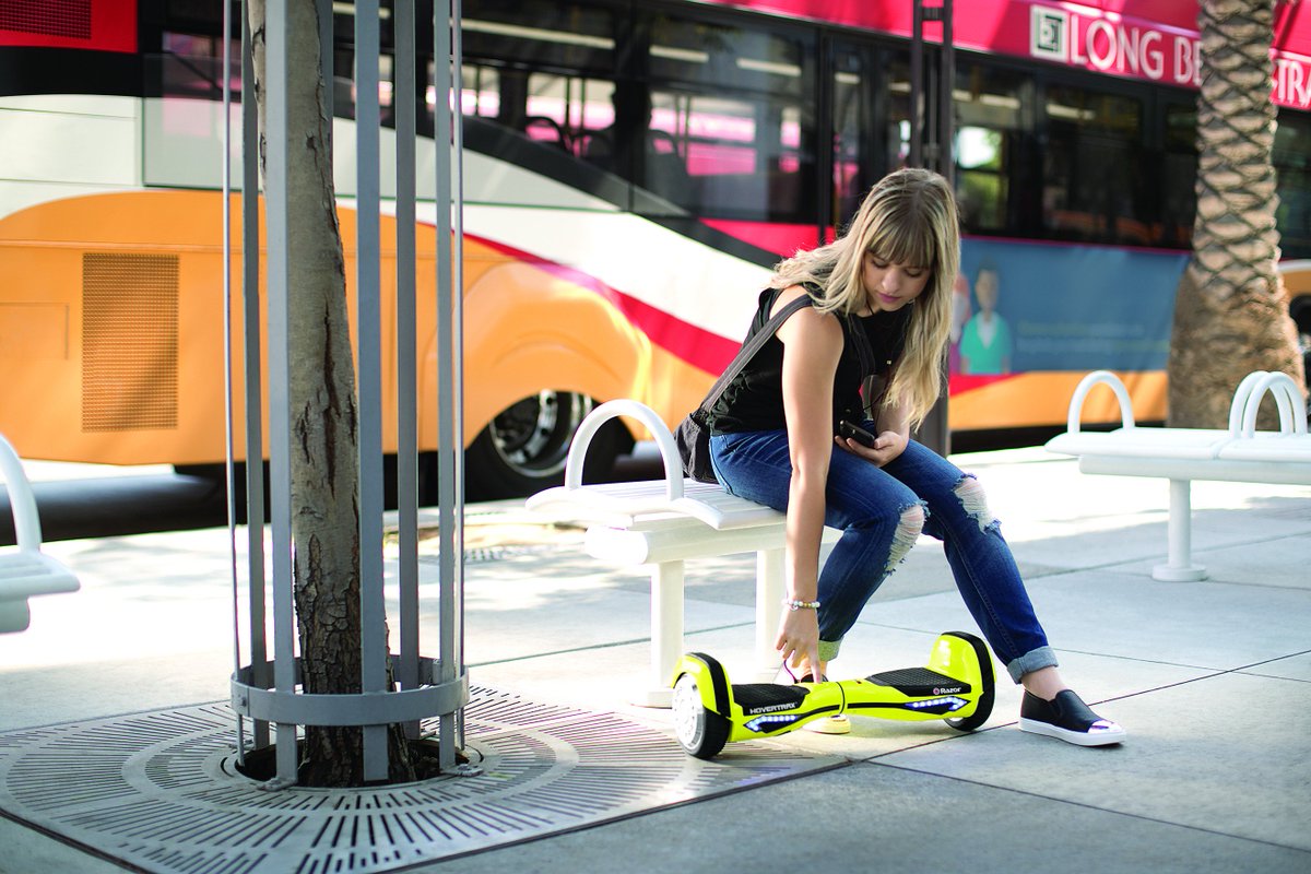 Razor_FR's tweet image. Des sensations ultimes ! 👊 #Hovertrax 2.0
➤ bit.ly/HovertraxRazor