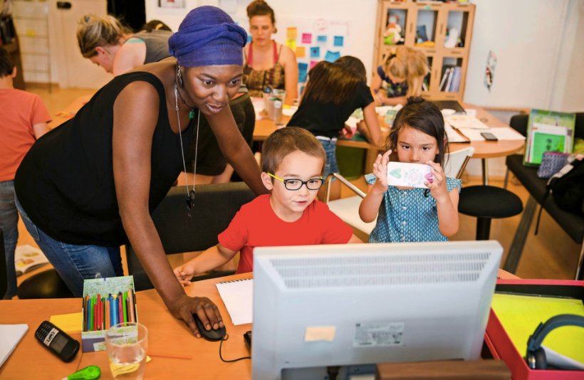 #Genève : l’espace de #coworking où l’on vient avec ses enfants ow.ly/DMl630dxc3A cc <a href="/CoworkCreche/">CoworkCrèche</a>