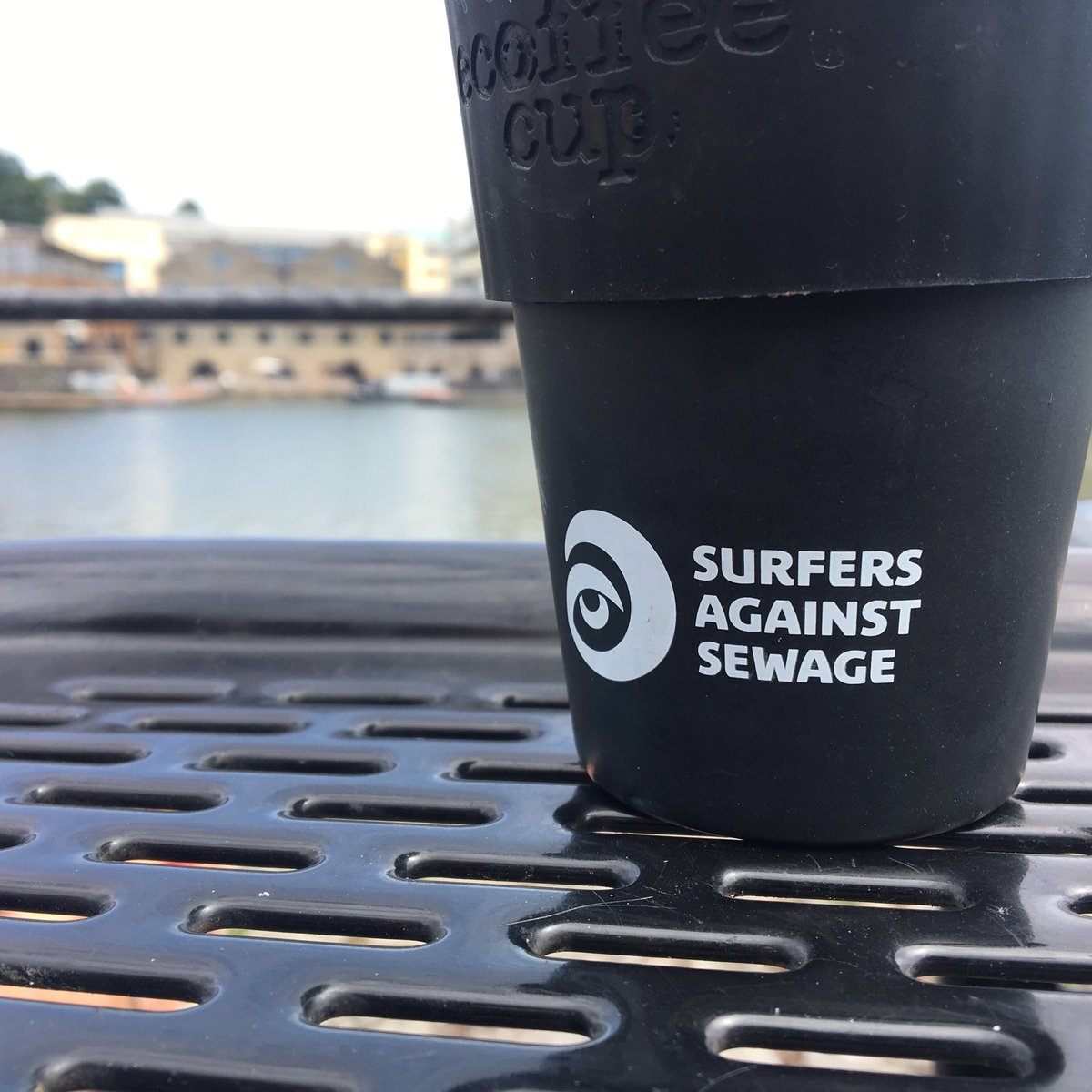 nicko_photo's tweet photo. @sascampaigns re-useable mug Save money and our #seas @FinisterreUK @CitytoSeaBrist @TheWaveBristol @saveourseas #bristol #theplasticproject https://t.co/l5oCmLApBE