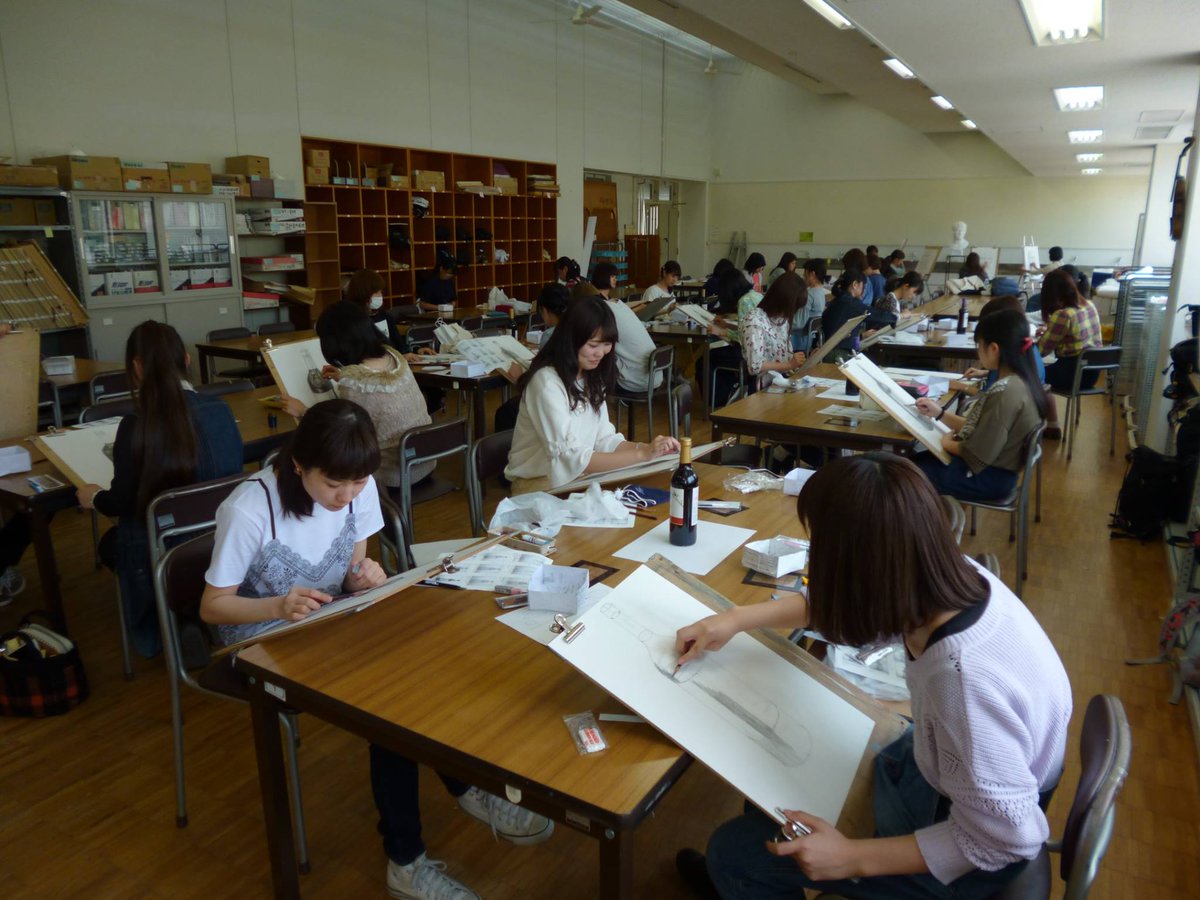 Zoukeidesign A Twitter 立体を描く2つのアプローチ オープンキャンパス 7月16日 日 午前の模擬授業は 図学 2年生開講 工学的アプローチで立体を表現する技法を学びます 午後は デッサン 1年生開講 の授業体験 美術的アプローチで同じく立体を表現する技法