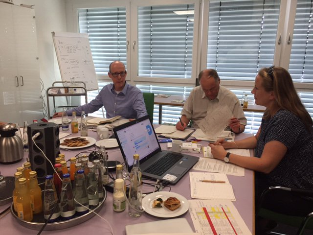 sieben_siebzig's tweet photo. Heute entscheidet die Expertenjury über die Nominierten des Salus-Medienpreises. Spannend! @KatharinaREU @ValentinThurn #salusmedienpreis https://t.co/TCxb1Dz1o8
