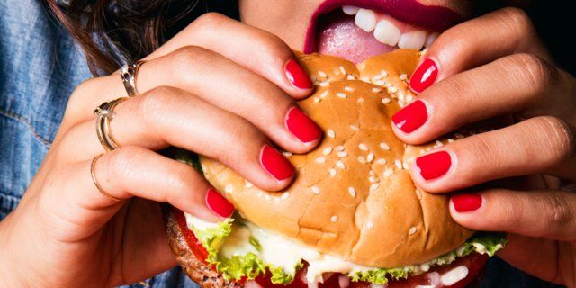 thisisinsider's tweet image. 7 food startups that could change they way you eat 🍔 insder.co/2v41U6G