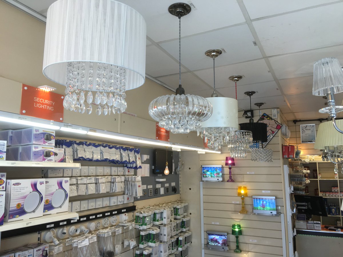 SpringEwell's tweet image. Not sure exactly what you're looking for? Speak to a member of our expert team for advice! #electrical #lighting ow.ly/Wj1o30daRdj
