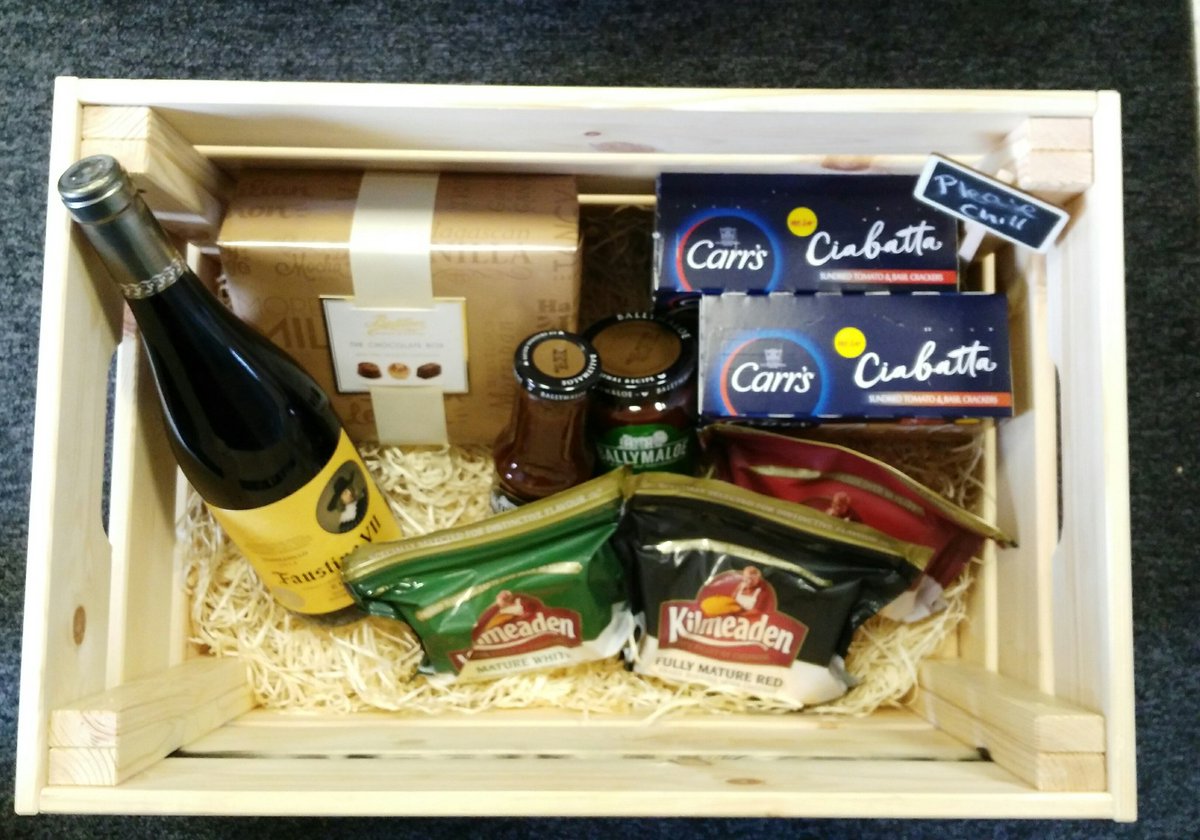 Thanks for the epic hamper <a href="/kilmeadencheese/">Kilmeaden</a>! Everything we could need to enjoy a delicious cheesy snack #kilmeadencheese