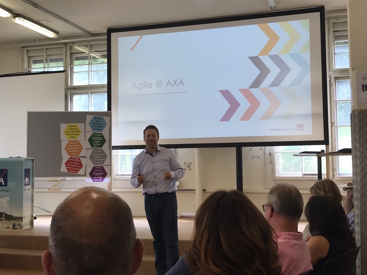StoobUrs's tweet photo. @Choli8421 zum Thema #agile at @AXA am @AXELERATE_NOW https://t.co/2k6TgZhDSh