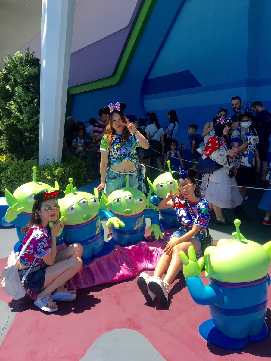m89822914's tweet photo. ディズニー行ってきた🌈💕
暑い。楽しい。最高。🙈🎉🌈💕 https://t.co/DSim9W3lGh