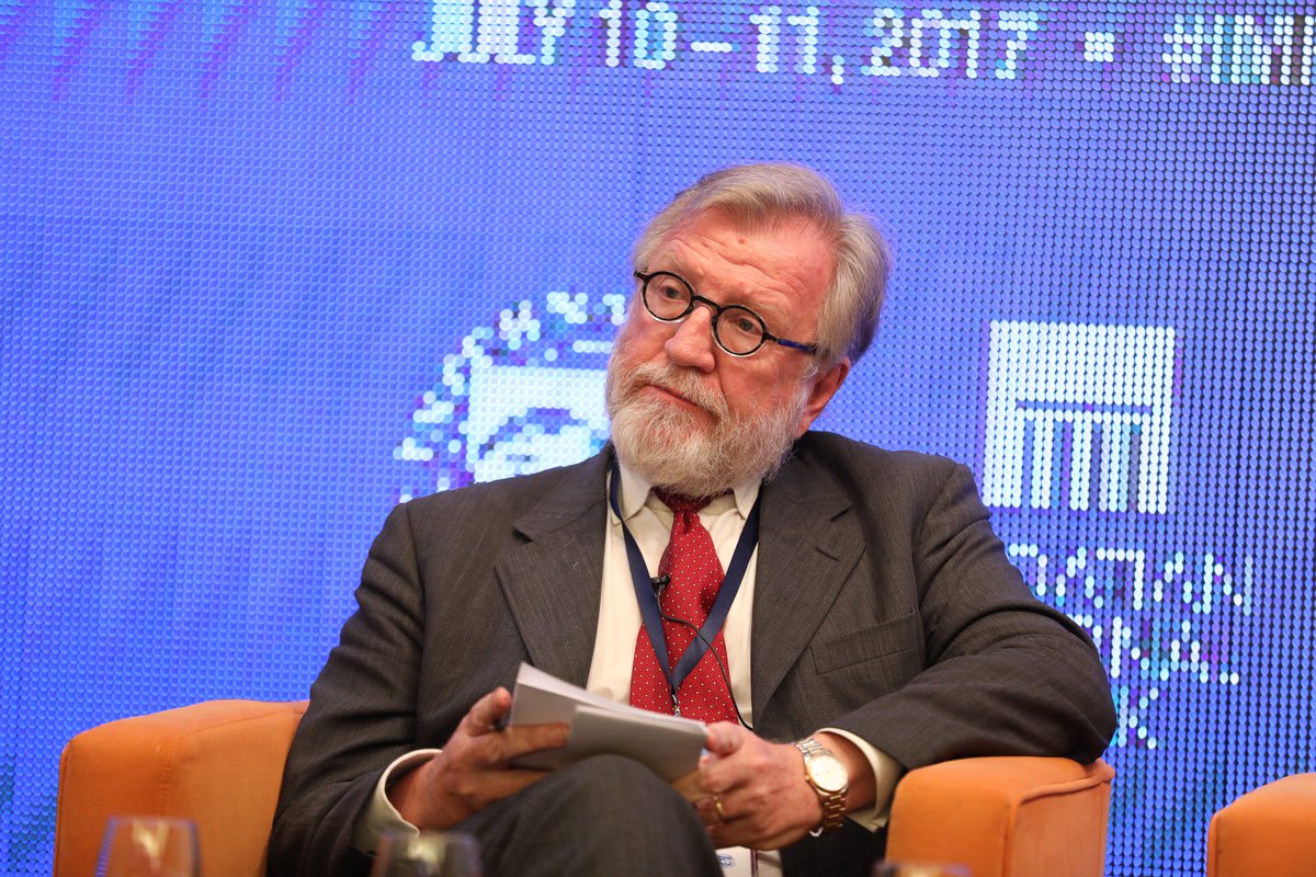 IMFAsiaPacific's tweet photo. Roland: int'l organizations have important role in working with countries on governance reforms. https://t.co/ZBdwJgw4qS #IMF_CESEE https://t.co/Q7Ein5iPKK