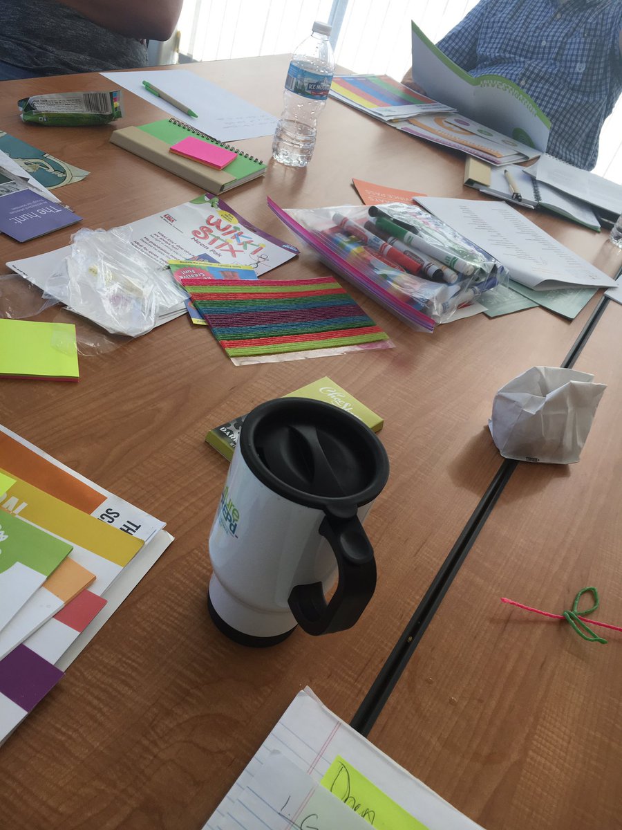 EngelishTeach's tweet image. Day 2: starting at Holland PD. Learning how to investigate, setting goals, and gaining Tulip Time knowledge #futurepred #ichallengeu