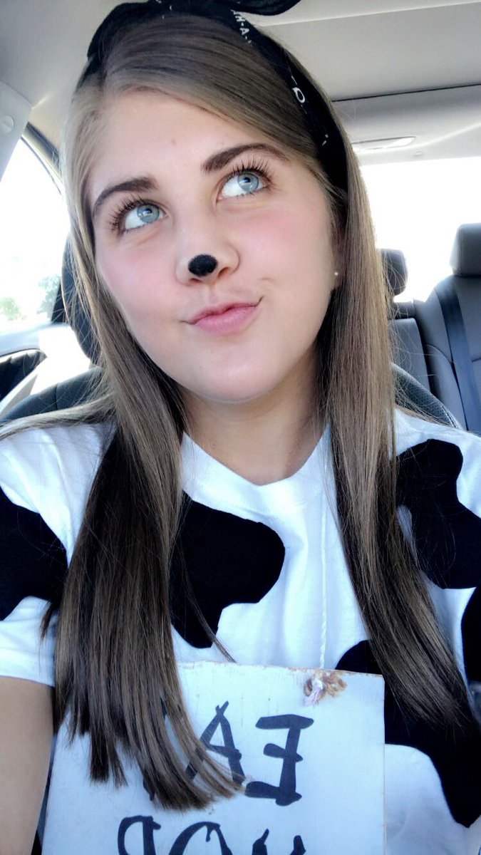 chi_crazycarlz's tweet photo. #CowAppreciationDay 🐄🐄 https://t.co/GCbE8TnY9G