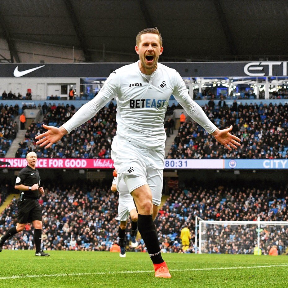 SwansOfficial's tweet photo. "All I can say is that he has come back for pre-season training looking very motivated." 💪

The boss on Gylfi: https://t.co/gdBn0vxrKK https://t.co/ZmxSLleHQs