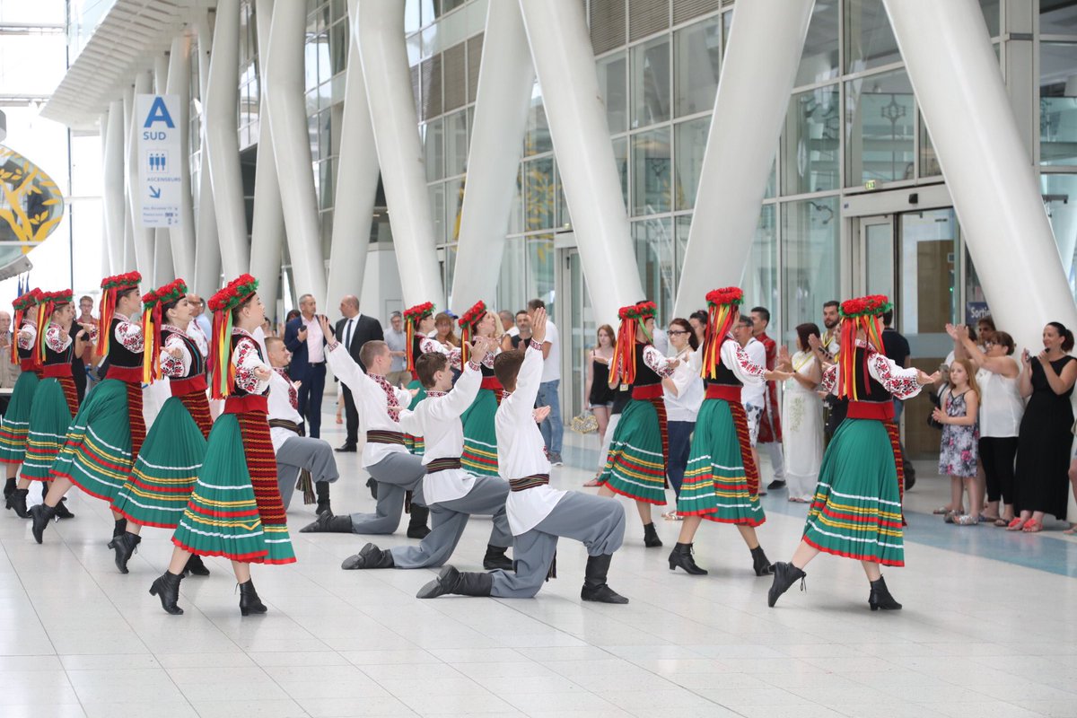 departement13's tweet photo. #Culture | Ce matin le Département a accueilli le 53e Festival International de Folklore #RoudeletFelibren #FIFCG 👉 https://t.co/FV2YxPV6E4 https://t.co/tulRUpOG4G