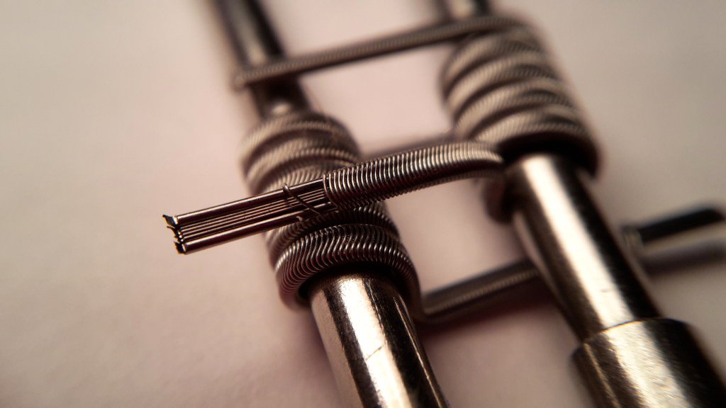 VapingLove's tweet photo. I love Aliens and Fraples so i figured id have to love Fraliens! https://t.co/Ue5nkI9lCa https://t.co/y9327Wbou6