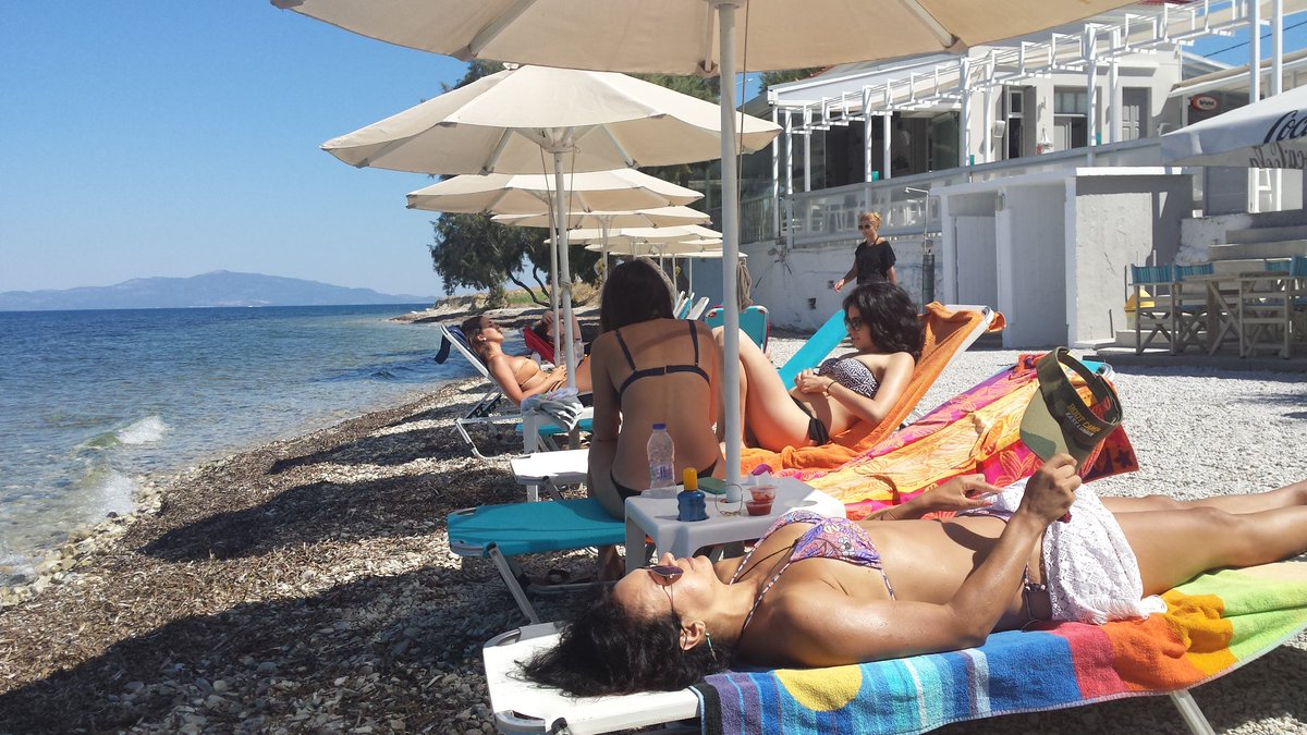 jtcooras's tweet photo. @alcissa @fragkos1 @UKinaoglu @AphroditiTheo @nantia22 @nskouli @spevlor @coratagge @Aelleouet Last swim ..😒😎😓..#allgoodthingsend https://t.co/96t73dGTUy
