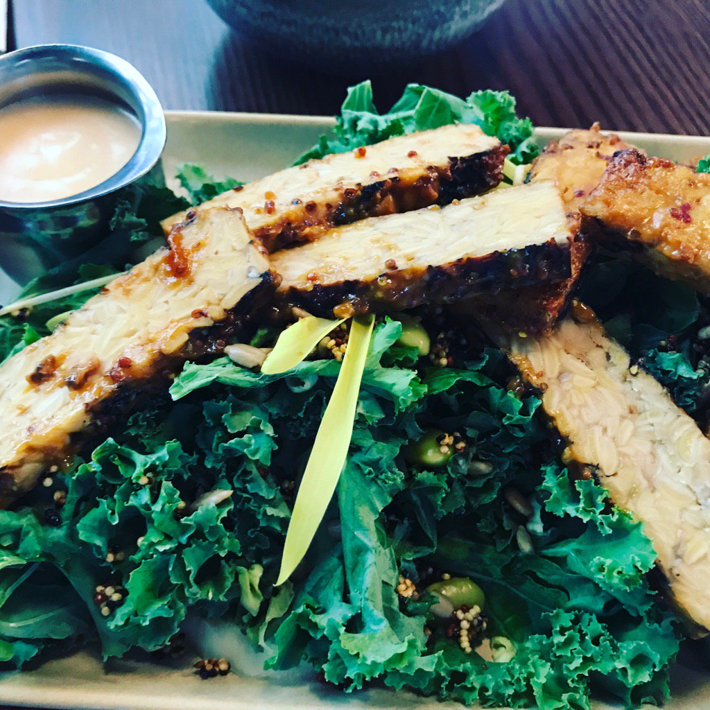 plant_healthy's tweet photo. #Vegan power #salad from #SouthKitchenandSpirits - #kale #temph was #filling and #delicious - #PlantStrongandHealthy https://t.co/YvpiVOCAJe