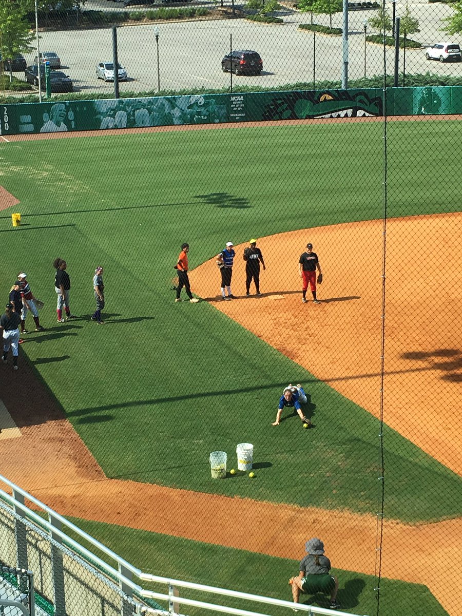 UAB_SB's tweet photo. Campers working hard this week! #cprfe #spitfire https://t.co/1VvPhVCu3B