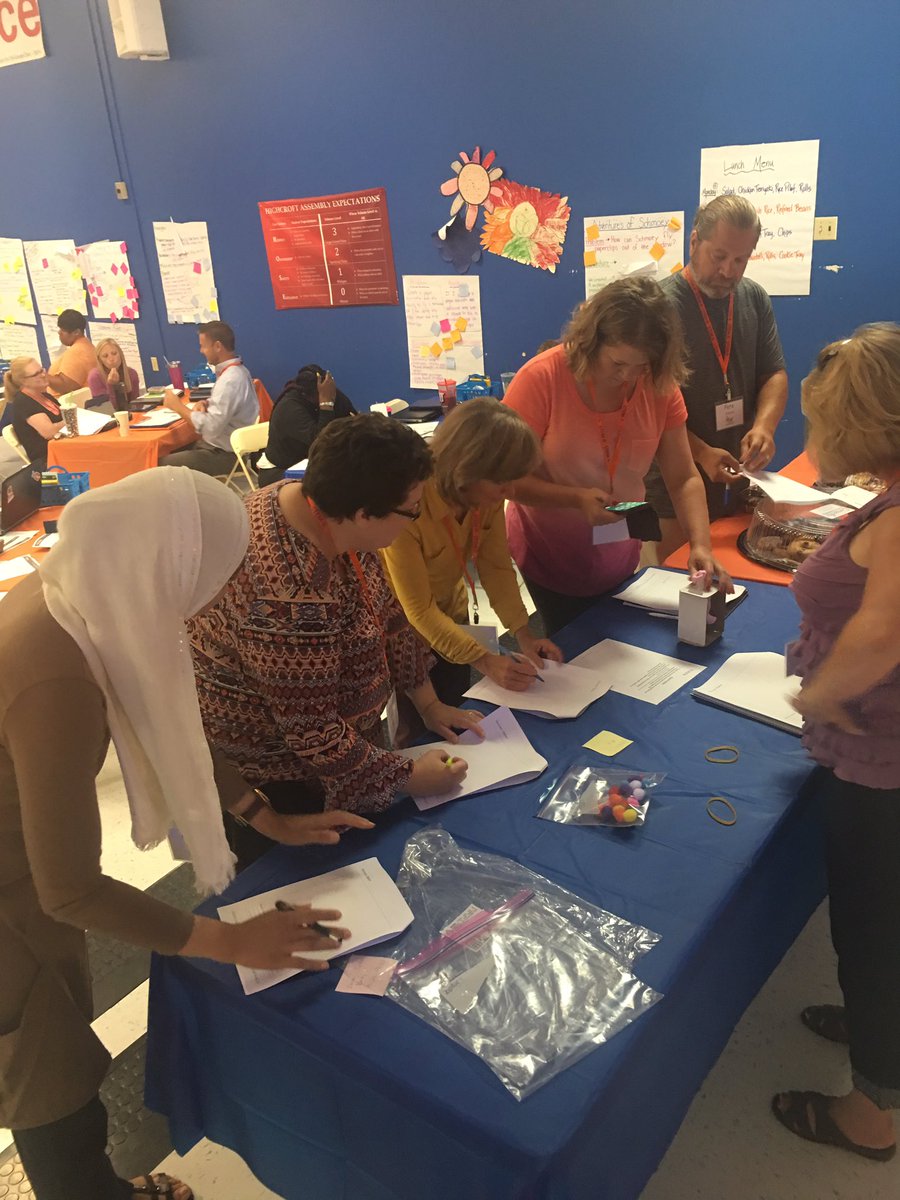 gmlovetolearn's tweet photo. Core Teacher Training has begun! @PLTWorg #pltw #STEMr #elemSTEM #TeacherSummer @ParkwaySchools @ValleyParkSD @HazelwoodSD https://t.co/6FdBhHCO2h