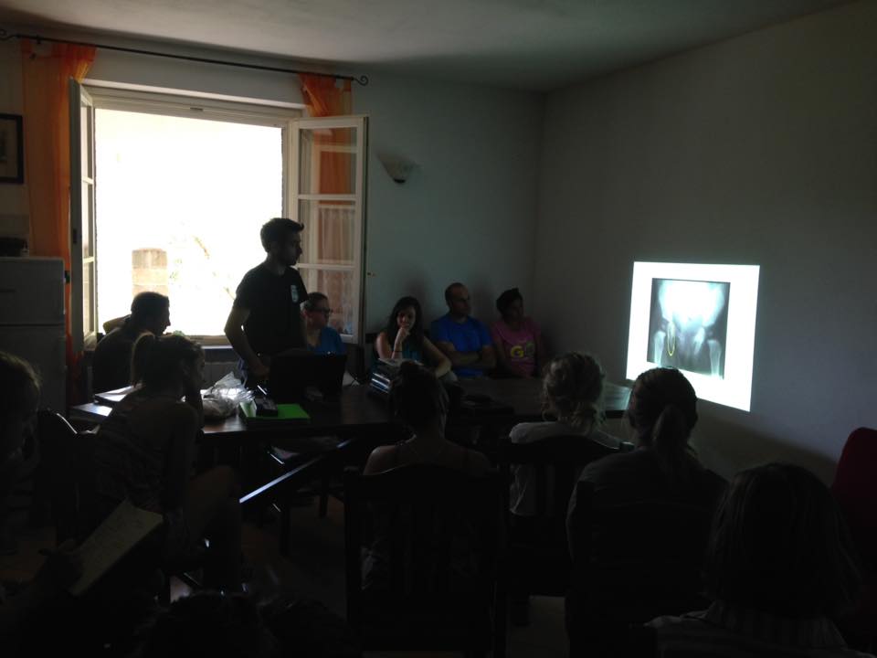 DiggingVada's tweet photo. Pics from the Forensic Anthropology lesson #diggingvada17 #notjustbones #menandwmonen #archeopop #archeostorie https://t.co/SpkUgVPTBz