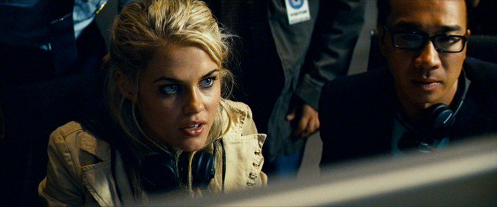 New happy birthday shot What movie is it? 5 min to answer! (5 points) [Rachael Taylor, 33] 