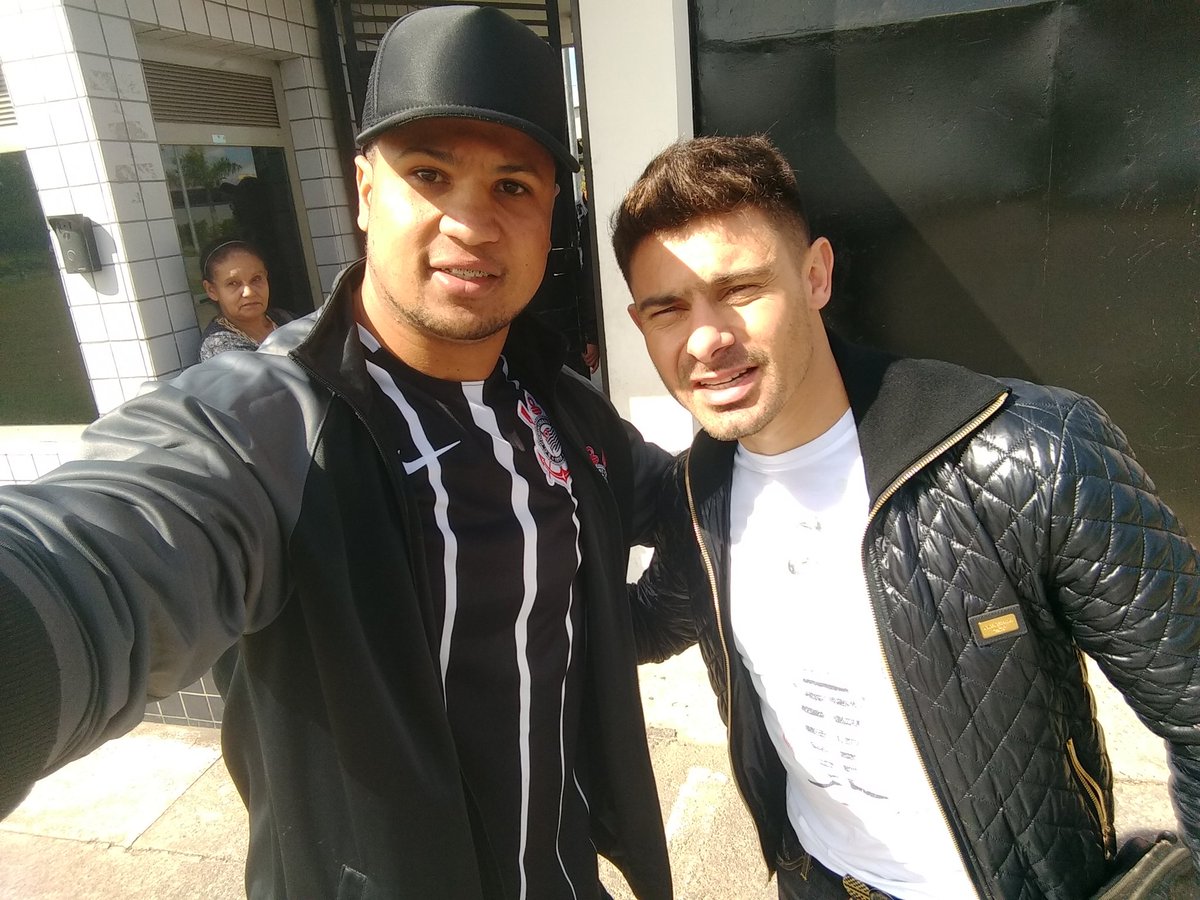 rafaielcamisa12's tweet photo. #dueloja https://t.co/yxxKS82zHx