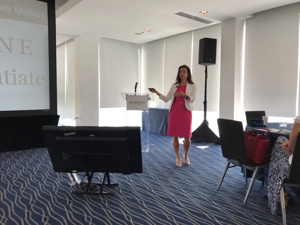 #IncentiveBuyers Melissa Van Dyke of the IRF says 79% of top performing companies say non-cash awards are crucial