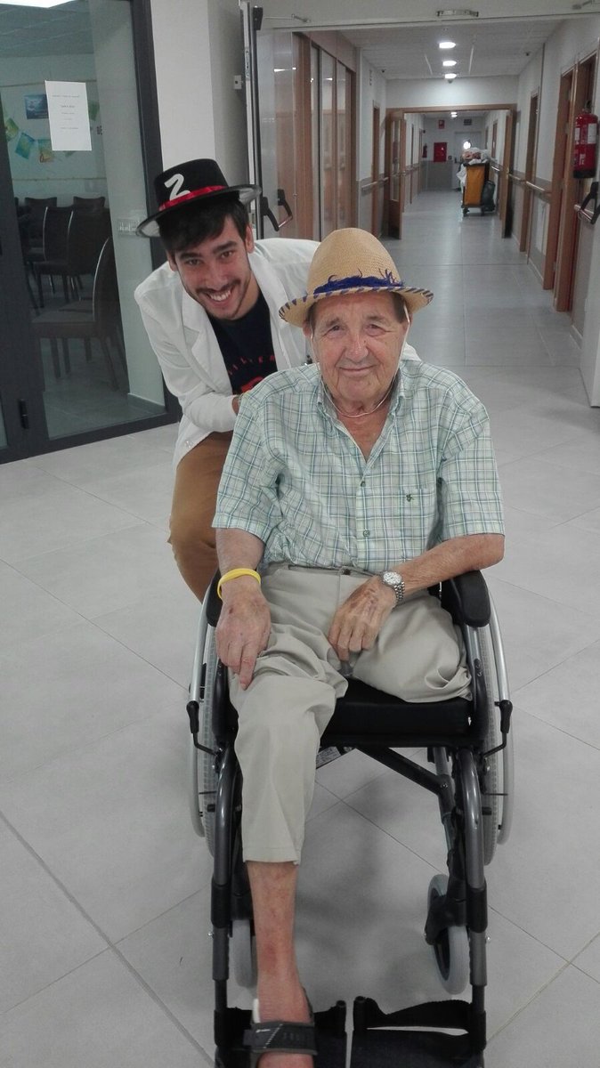 CdBAranda1's tweet photo. Los cinco de entonces se han transformado en casi  setenta.
Aquí os dejamos unas fotos, calentando motores... https://t.co/KBOUHUI1p8