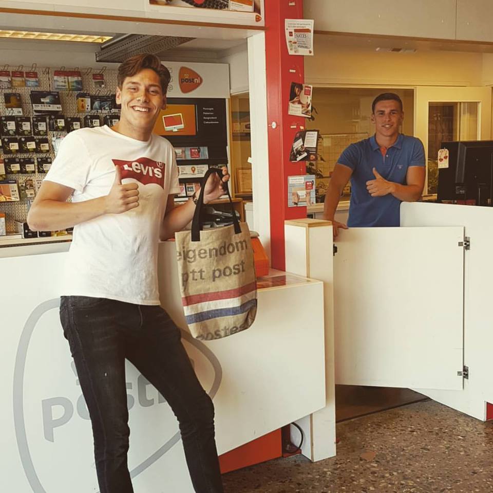 timmersV's tweet photo. KRAS EEN TAS! Frankeer je post, kras het lot en win deze postzak tas! @PostNL #kraseentas #winactie @postzak #postzaktas #posttas https://t.co/mkugJEaSCG