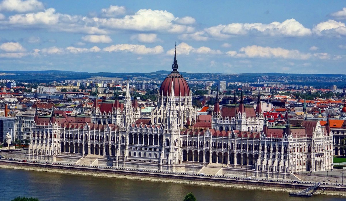 _travelwithjen's tweet photo. Budapest, Hungary, July 2017 🇭🇺 https://t.co/XOyXsYZjCD #budapest #hungary #wanderlust #travelbudapest #travelhungary #explorebudapest https://t.co/n0H5ZJtLCA