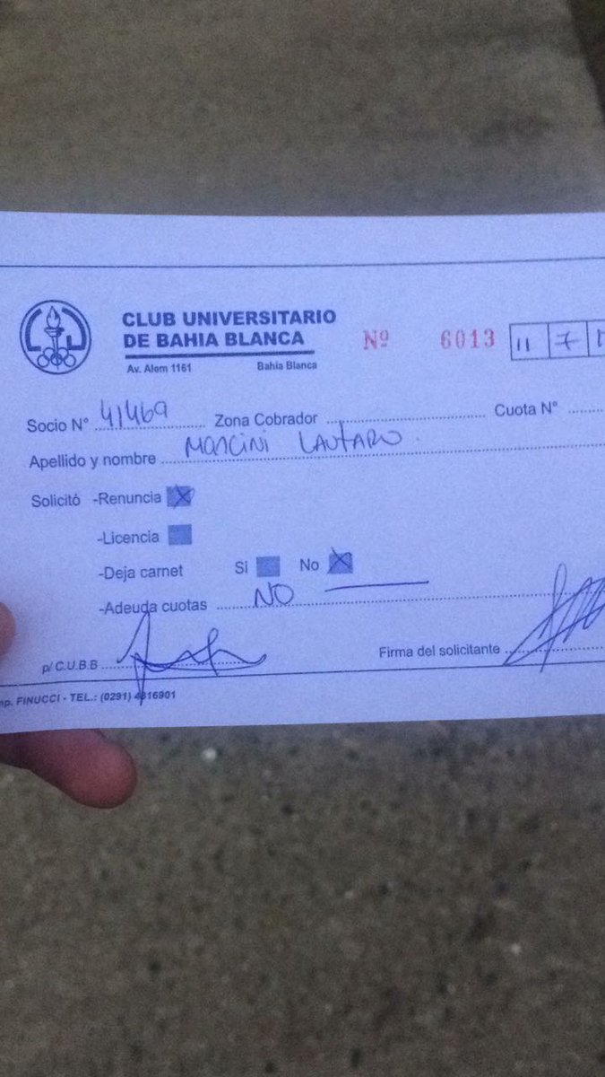 La barra incendio la puerta del colegio de sus hijos y <a href="/LautaroMancini/">Lautaro Mancini</a> renuncia al SG. #GraciasPorNada #AntiHuguito #LaCamaEstaEnOrden