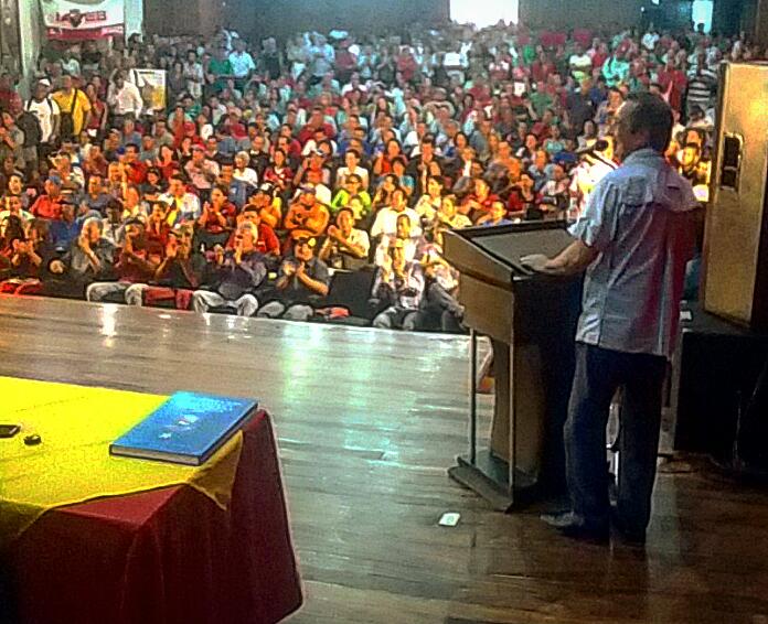 Adan_Coromoto's tweet photo. Fieles al legado de Chávez, haremos lo que no se pudo con la reforma del 2007. Los llamo a consolidar su 1x10 #ConstituyenteEsLaSolucion https://t.co/ptjAgoi12V