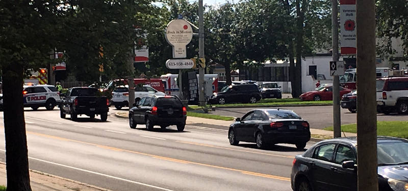 RIGHT NOW: Collision at Cumberland-Second bit.ly/2v9UezP https://t.co/1hjAOqrgdy
