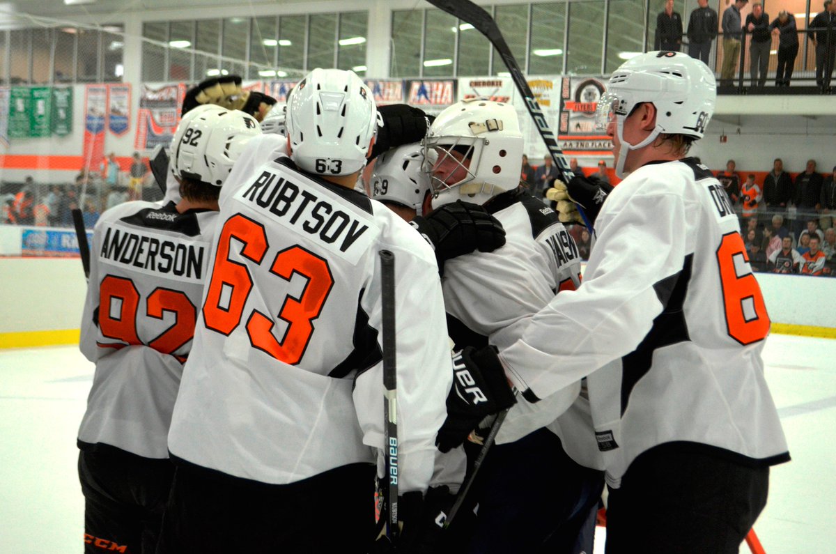 NHLFlyers's tweet photo. Congratulations to Team White, winners of the 3 vs. 3 #FlyersCamp tournament! Full stats: https://t.co/m7tB55KuA9 https://t.co/Nrzr1UVURR